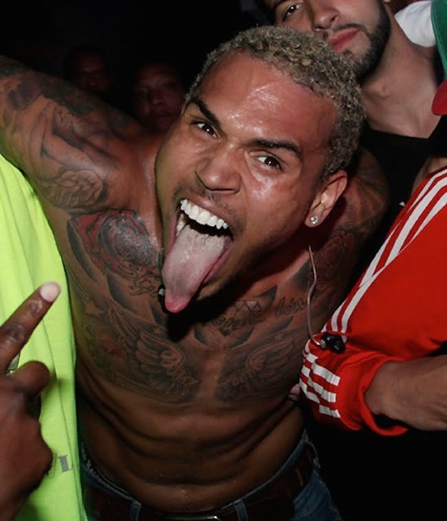 Chris Brown Nude Photos: Singer Naked In Leaked Pictures 