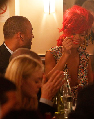 Rihanna: iPhone Upgrade with Matt Kemp!: Photo 2461414