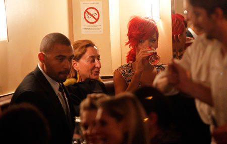 Rihanna: iPhone Upgrade with Matt Kemp!: Photo 2461416