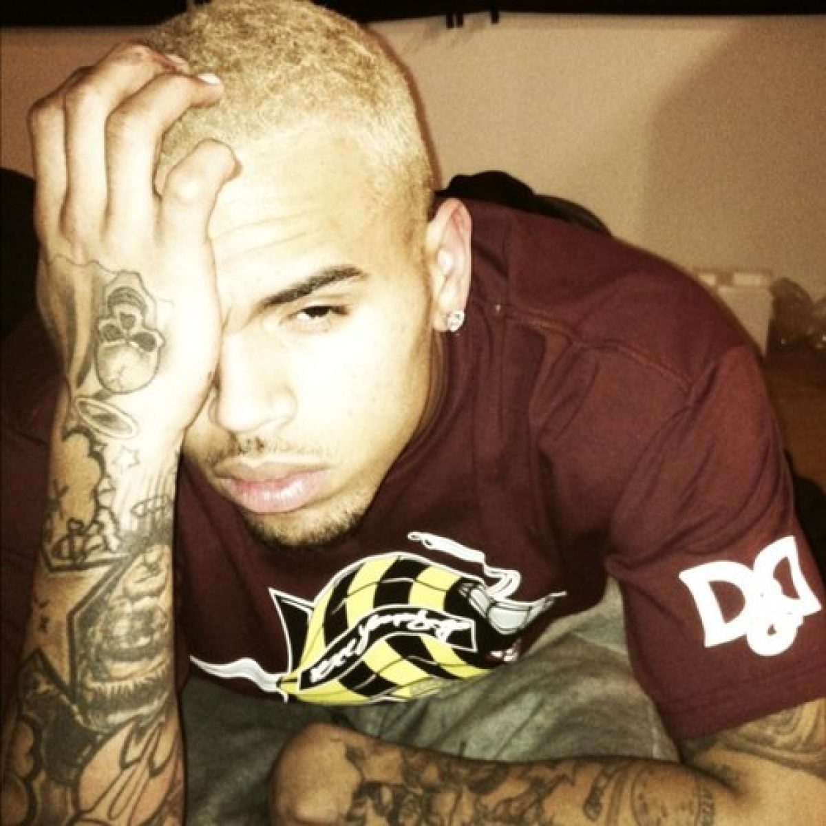 Chris Brown Release More Blonde Hair Photo Paint Image For His Girl Photo Urban Islandz