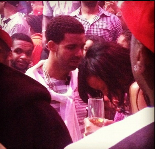 Rihanna And Drake Gets Close On Memorial Day Weekend
