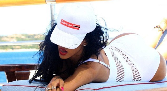 Rihanna vacation 2012