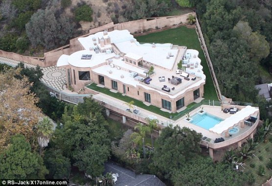 rihanna mansion pic 3