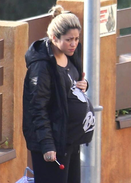 Shakira baby bump 2013