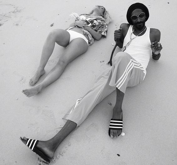 Snoop Lion and Rita Ora beach