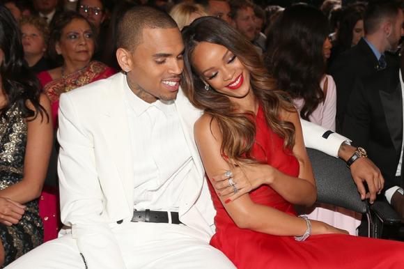 Rihanna chris brown engaged