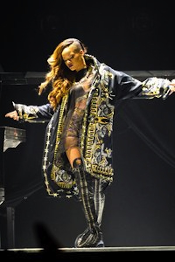 Rihanna In Concert Diamonds Tour