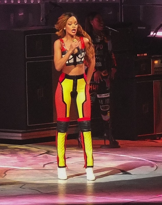 Rihanna diamonds tour 12