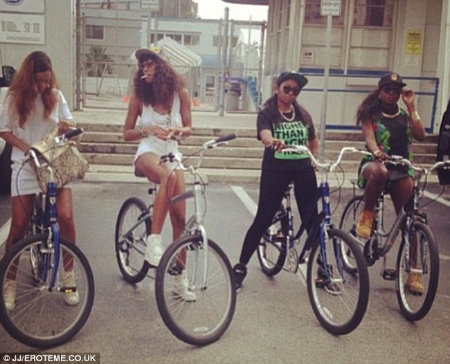 Rihanna and her friends biking