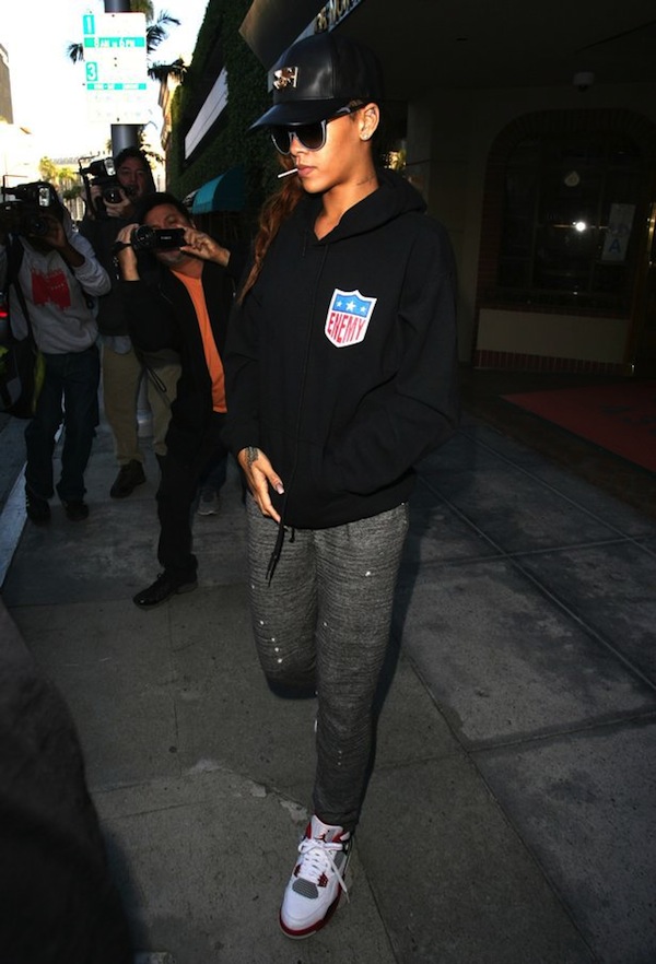 Rihanna leaving doctor office 1
