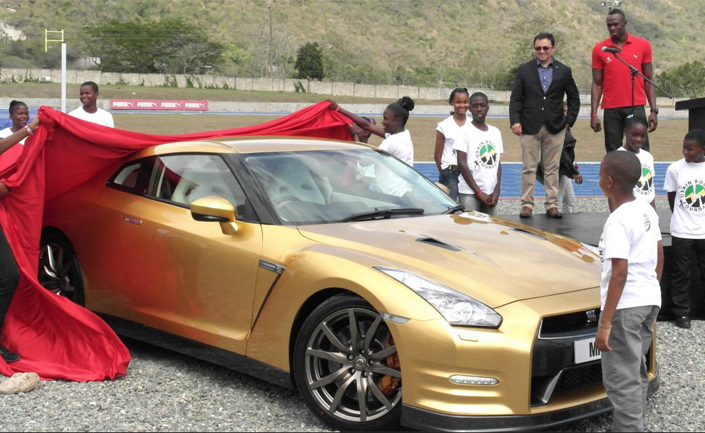 Bolt gold GT-R