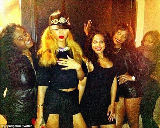 Rihanna and her girls NYC