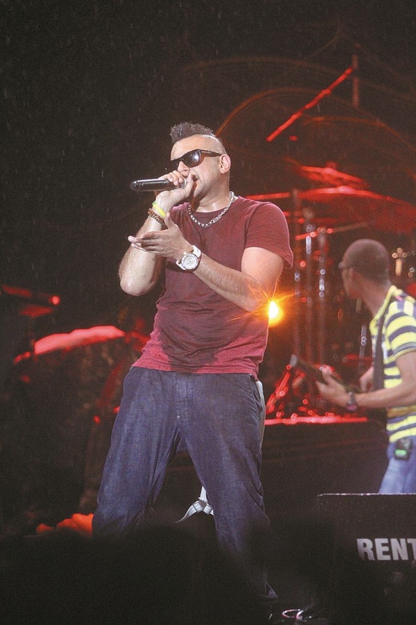 Sean Paul performing in Trinidad