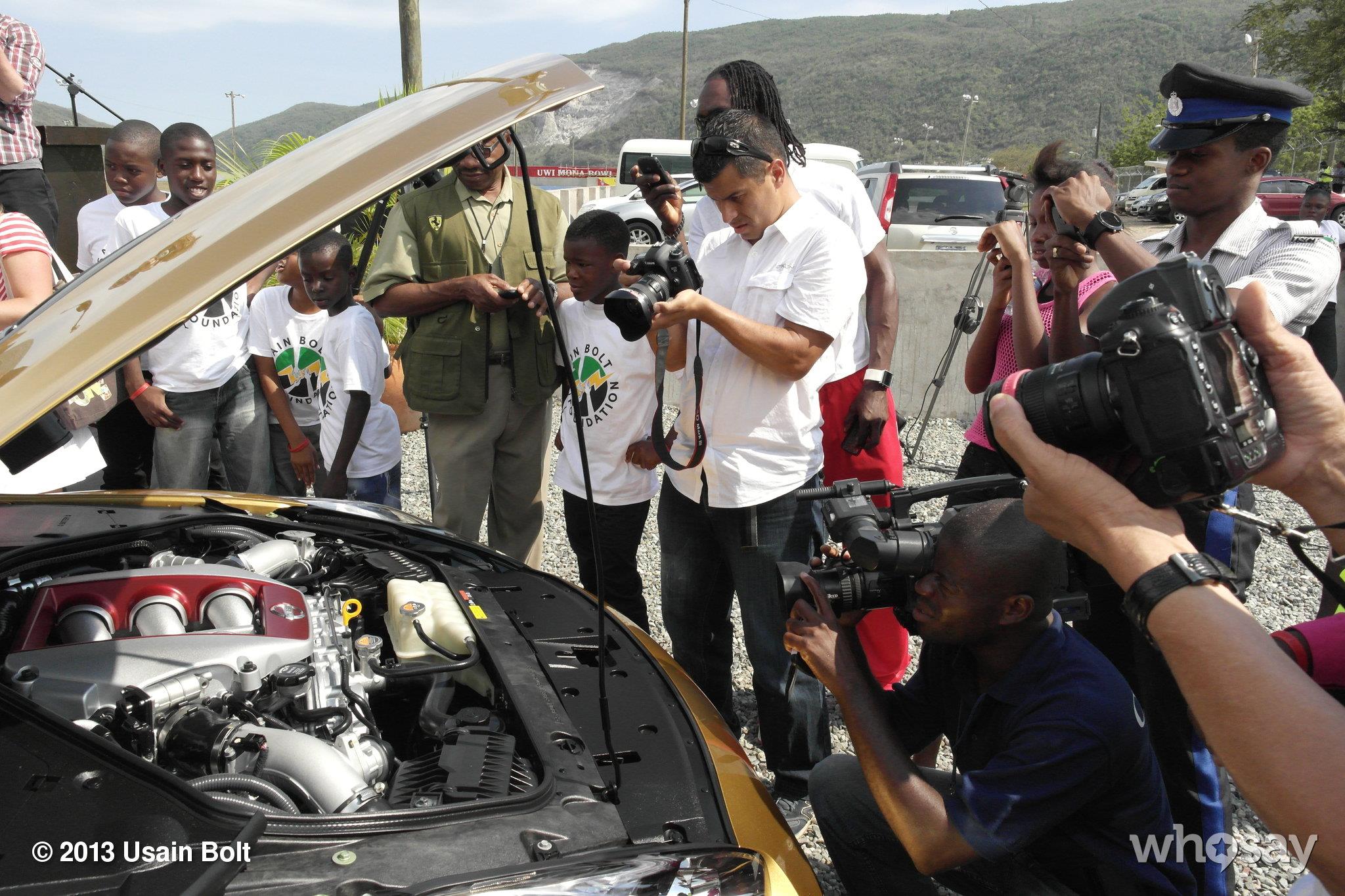 Usain Bolt Gold Nissan GT-R engine