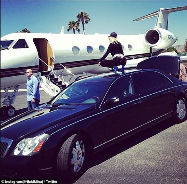 Nicki Minaj private jet