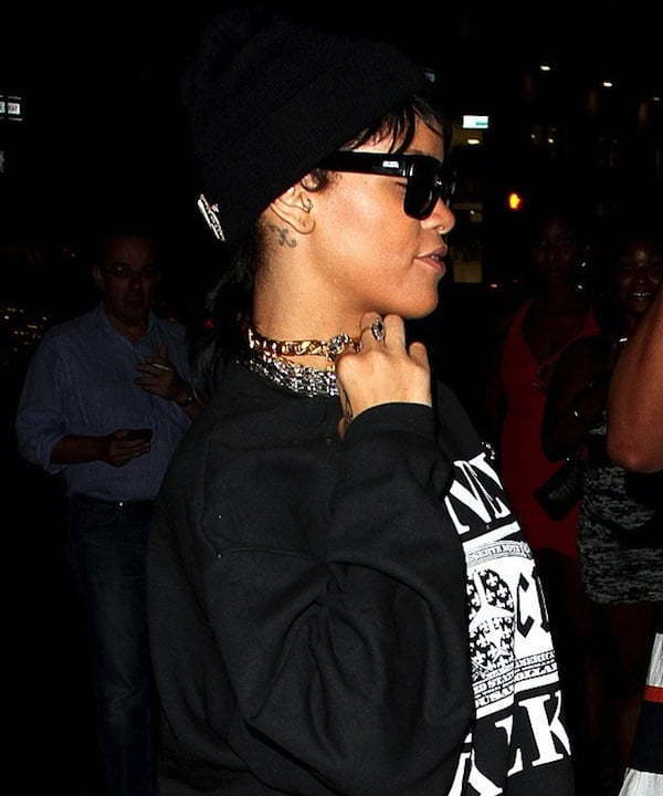 Rihanna gold necklace
