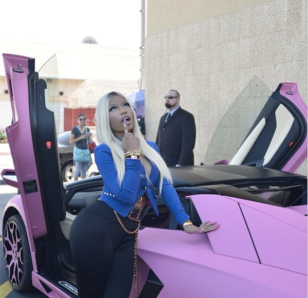 Nicki Minaj pink lambo 1