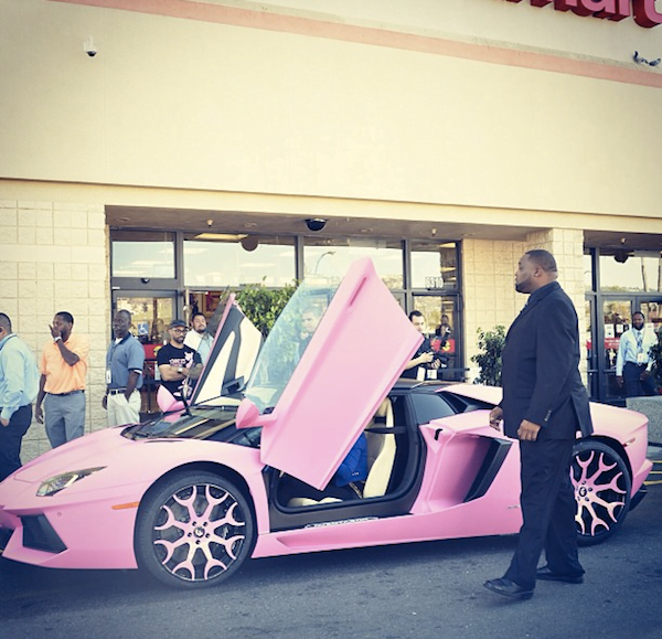 Nicki Minaj pink lambo 3