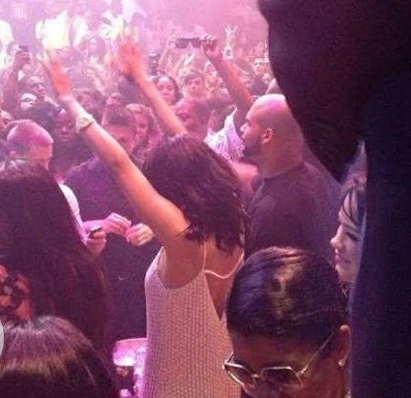 Rihanna-club-Liv