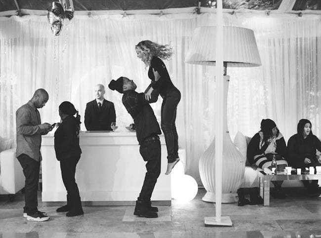 Jay Z lifting Beyonce