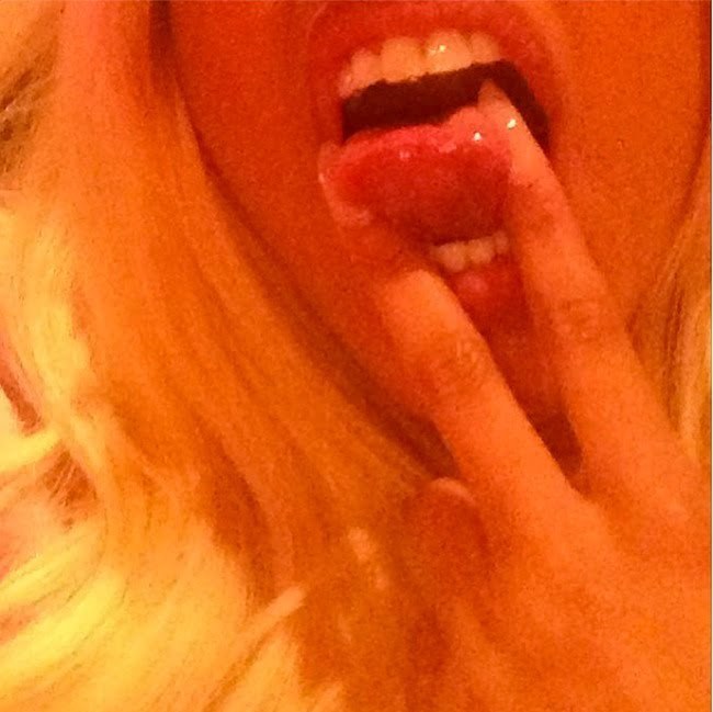 Nicki Minaj selfie instagram