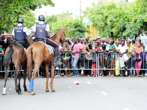 Kartel fans protest 7