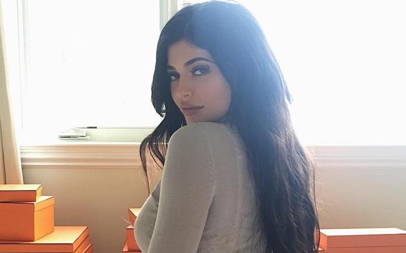 Kylie Jenner Sparks More Plastic Surgery Rumors With This Photo - Urban ...