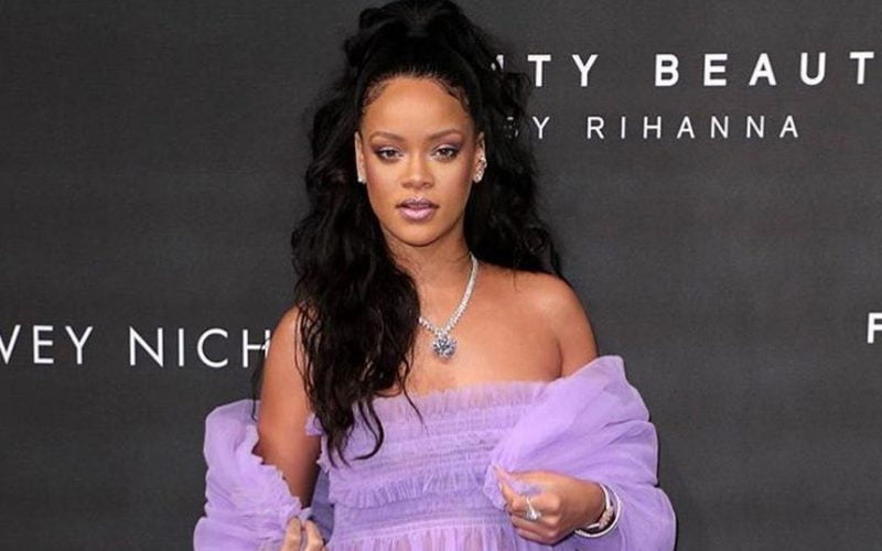 Rihanna Defends Billboard Performance With Britney Spears [Video ...