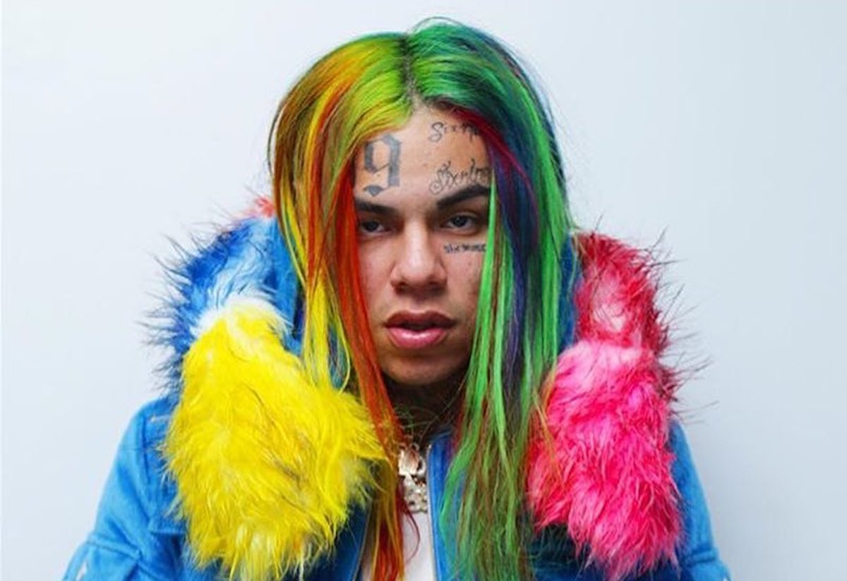 Chris Brown Channels Tekashi69 Rainbow Colored Hair, Fans Reacts - Urban  Islandz