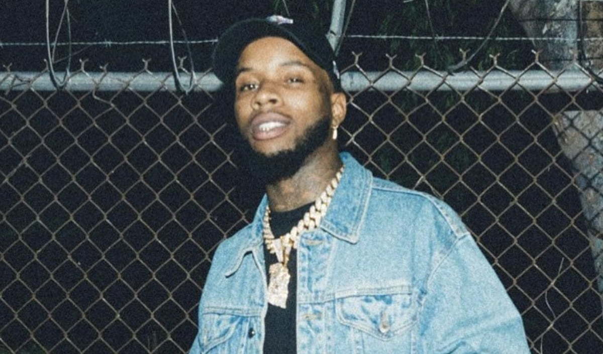 Tory Lanez Put His Big Chain On Stefflon Don, Are They Dating? - Urban