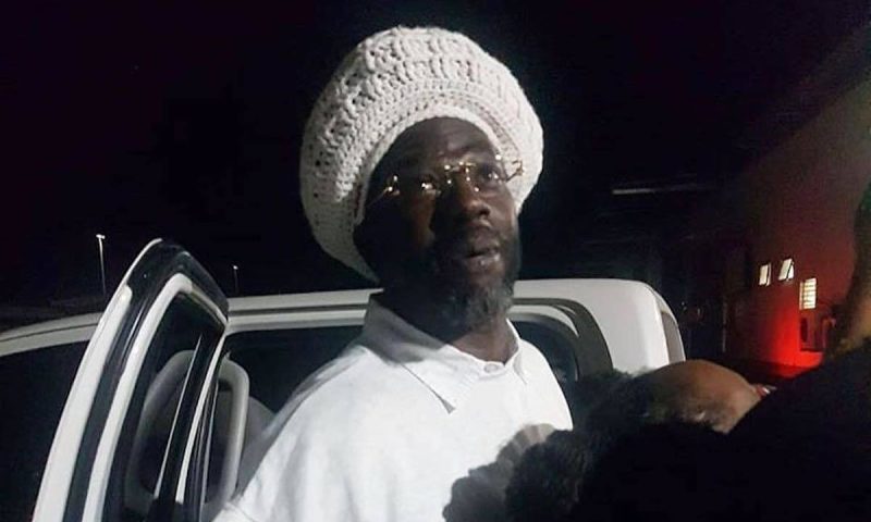 Buju Banton arrive Jamaica