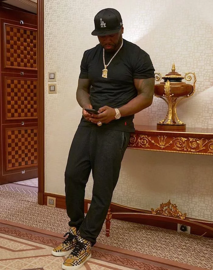 50 Cent Savagely Roasts Mayweather Over Gucci Shopping Spree