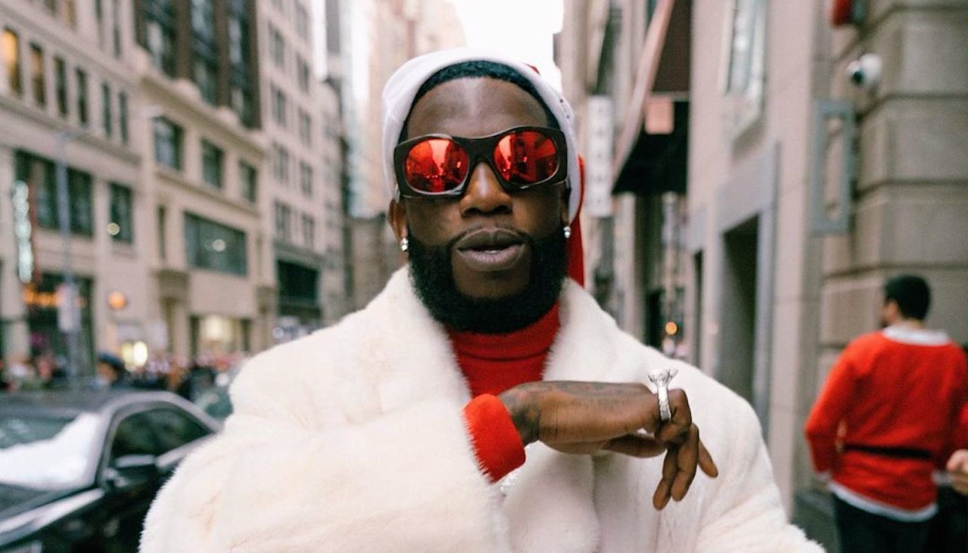 Gucci Mane Strolls Through NYC As Santa With $1 Million Worth Of Jewelry - Urban Islandz