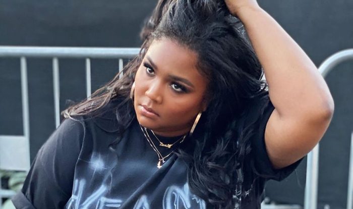 Twitter Blast Lizzo For Wearing This Controversial Outfit To Lakers NBA ...