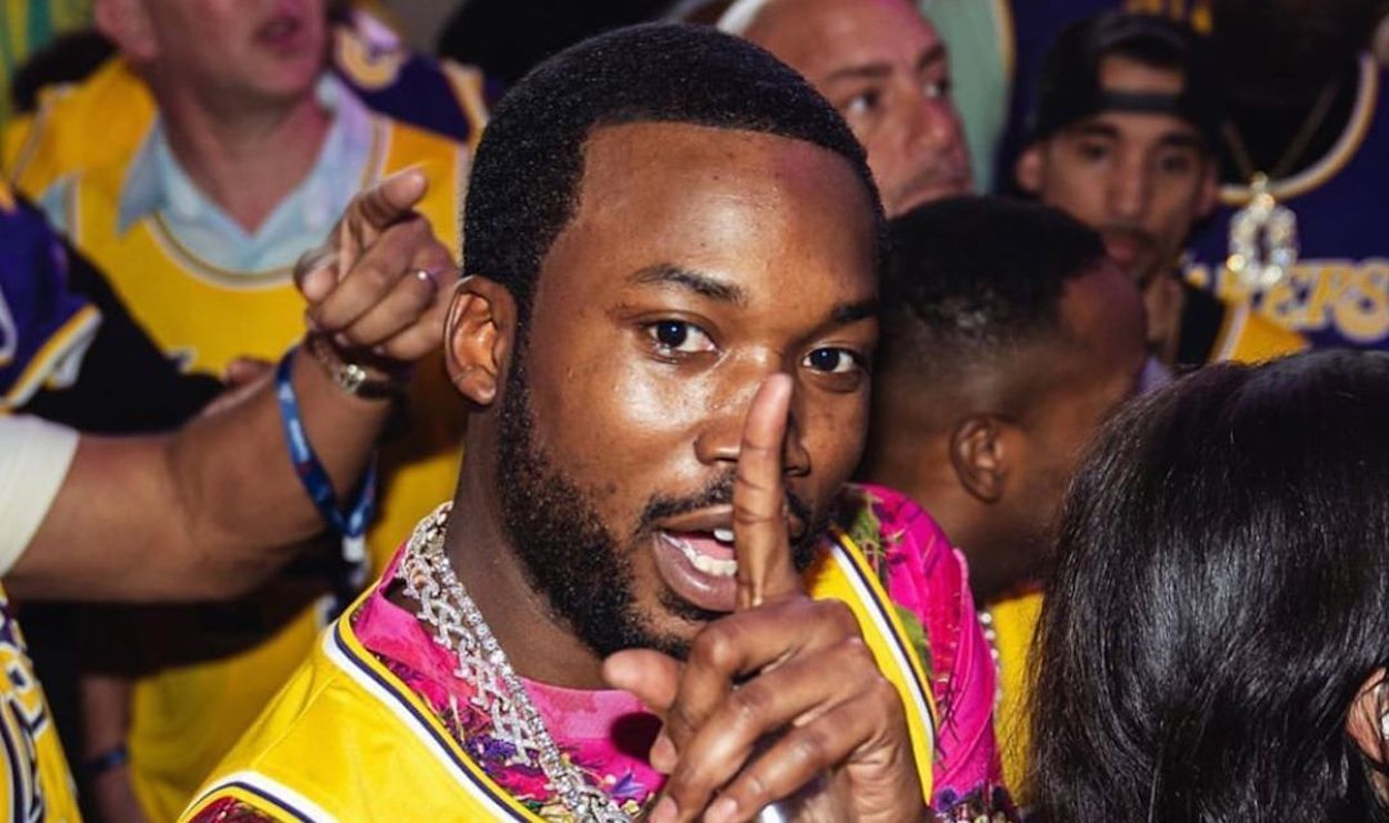 Who's Making Noise⁉️ on X: Meek Mill's new Iced-Out Cartier