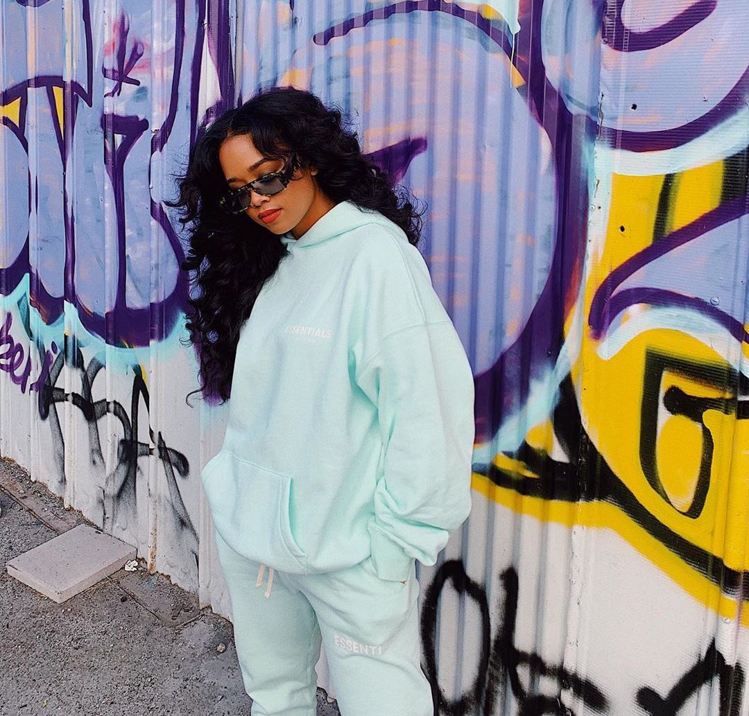 H.E.R. Drops New Feel Good Reggae Song 