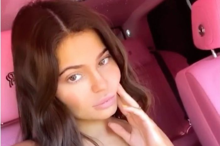 Kylie Jenner Showcased Her Custom Pink Interior Rolls-Royce With Stormi ...