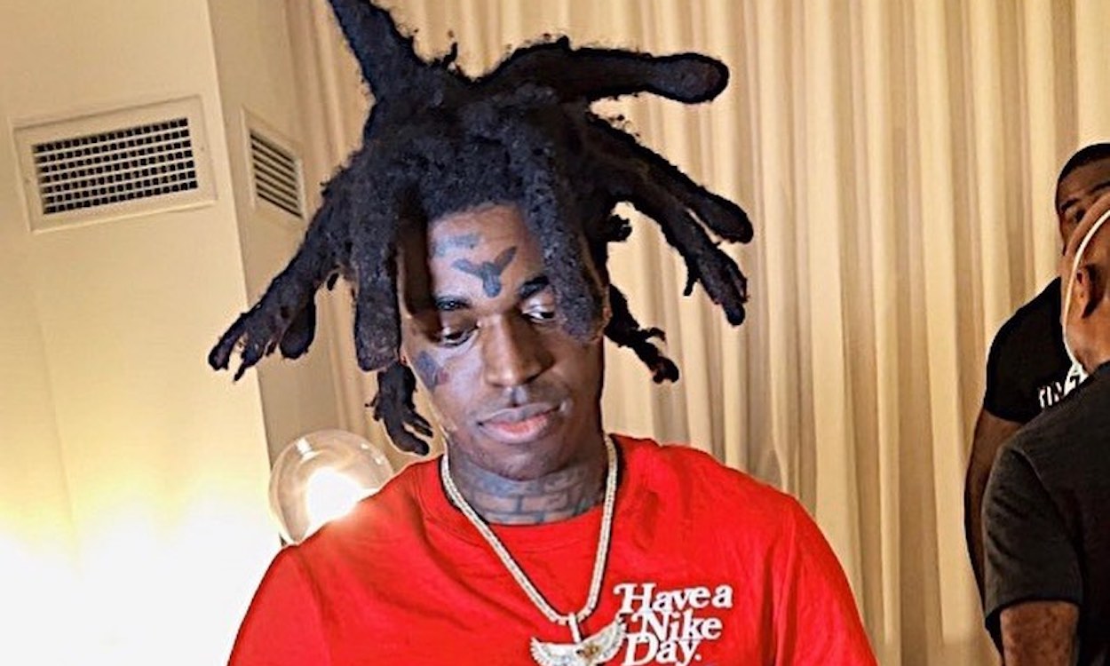 Kodak Black Lost Weight Gets New Face Tattoo His Signature Locks Tons Of Jewelry Urban Islandz