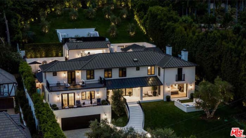 Inside Rihanna's Swanky New $13.8 Million Beverly Hill Mansion - Urban ...