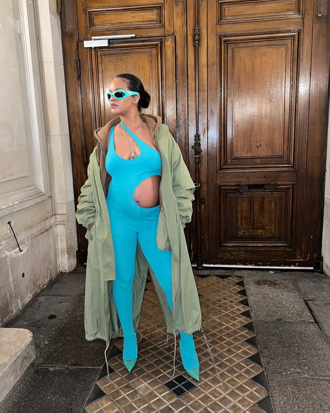 Rihanna baby bump