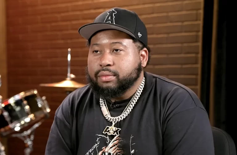 Akademiks-768x502.webp